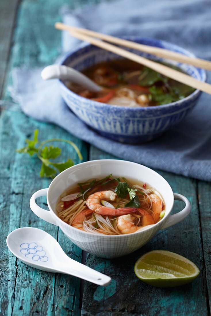 Spicy sour prawn broth