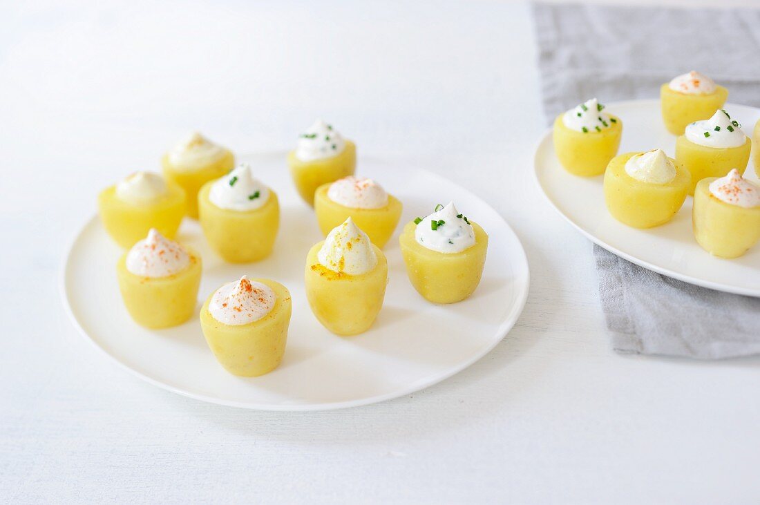 Potatoes filled with cream cheese, chives and paprika