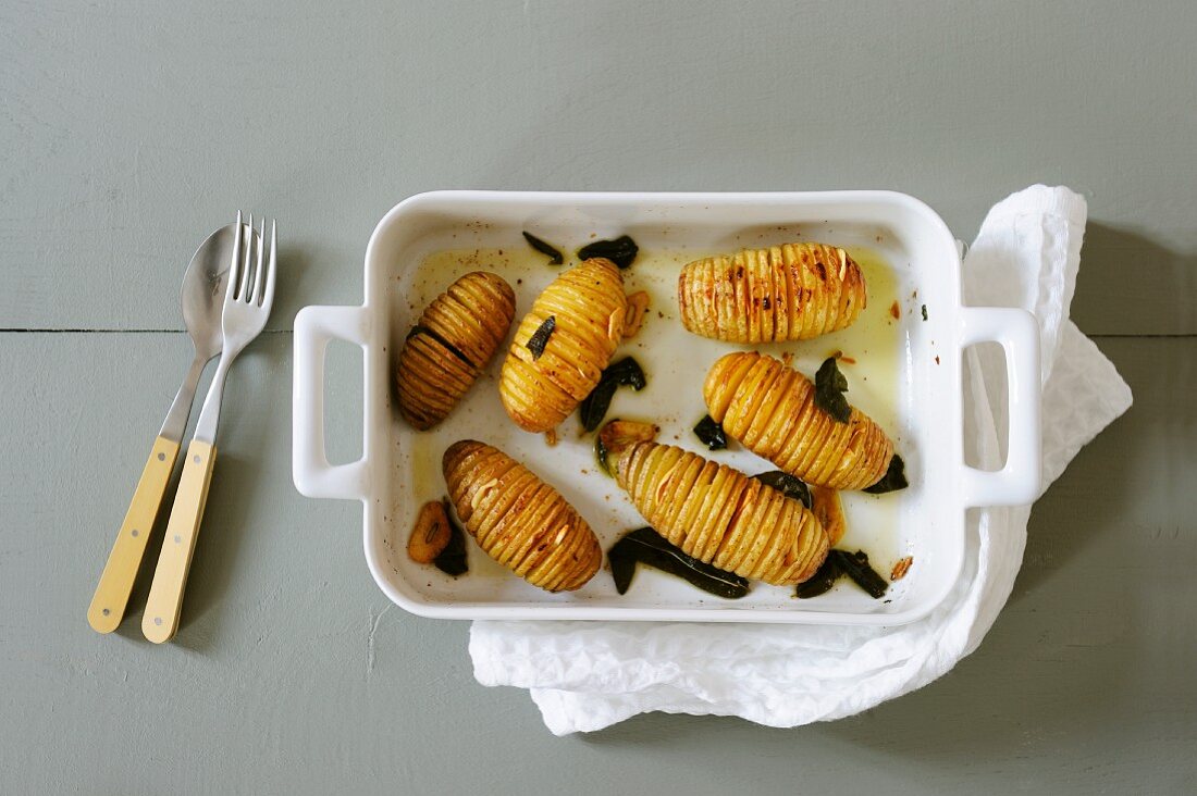 Fan potatoes with curry