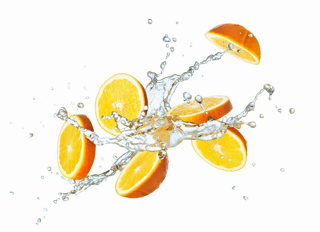 Orangenscheiben mit Wassersplash