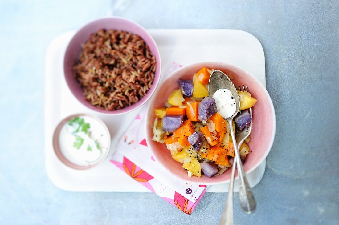 A winter vegetable stew with red rice