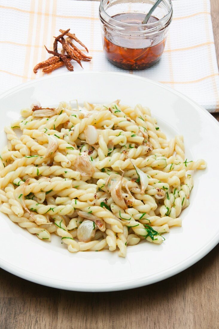 Gemelli aglio e olio (pasta with garlic and oil, Italy)