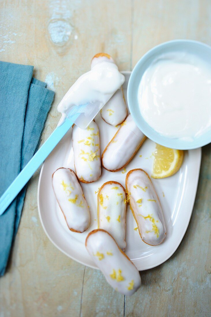 Zitroneneclairs