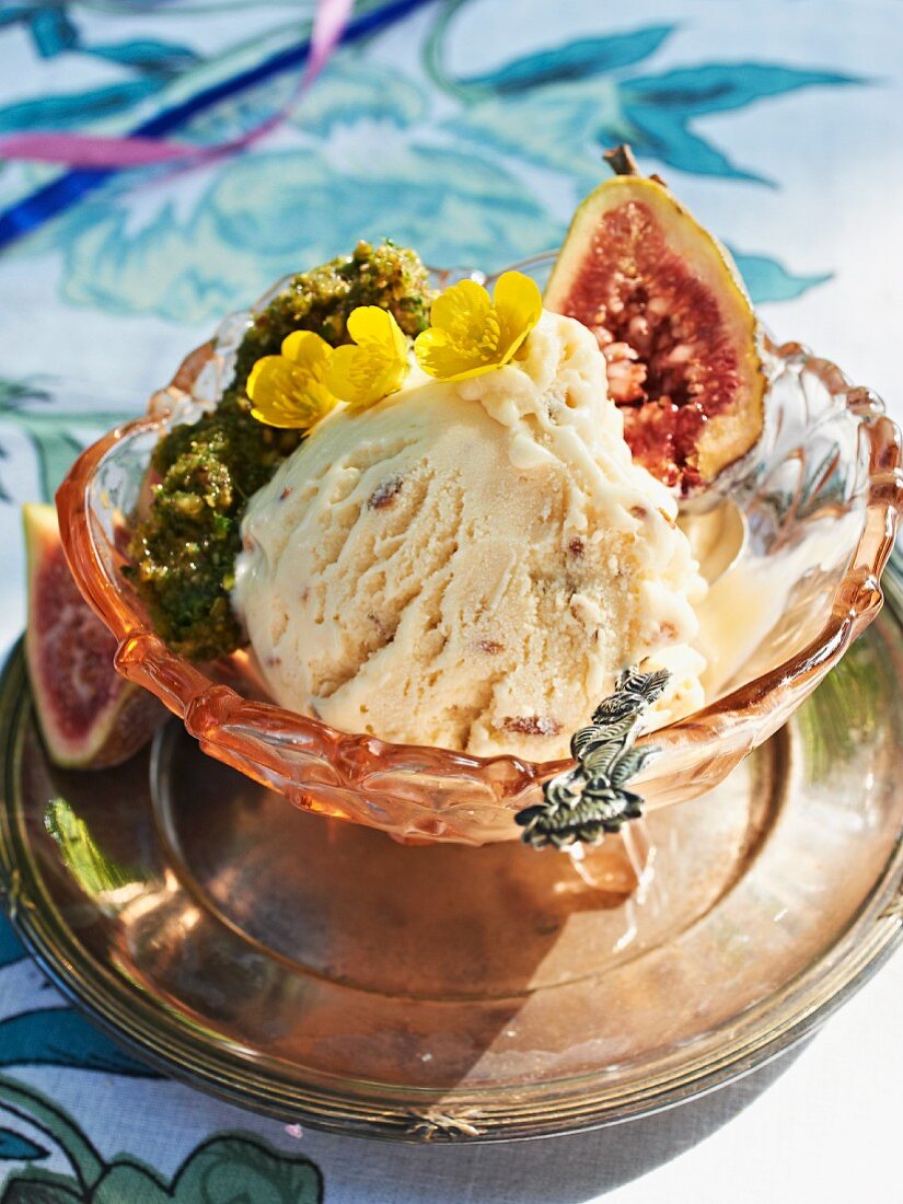 Rum and raisin ice cream with figs
