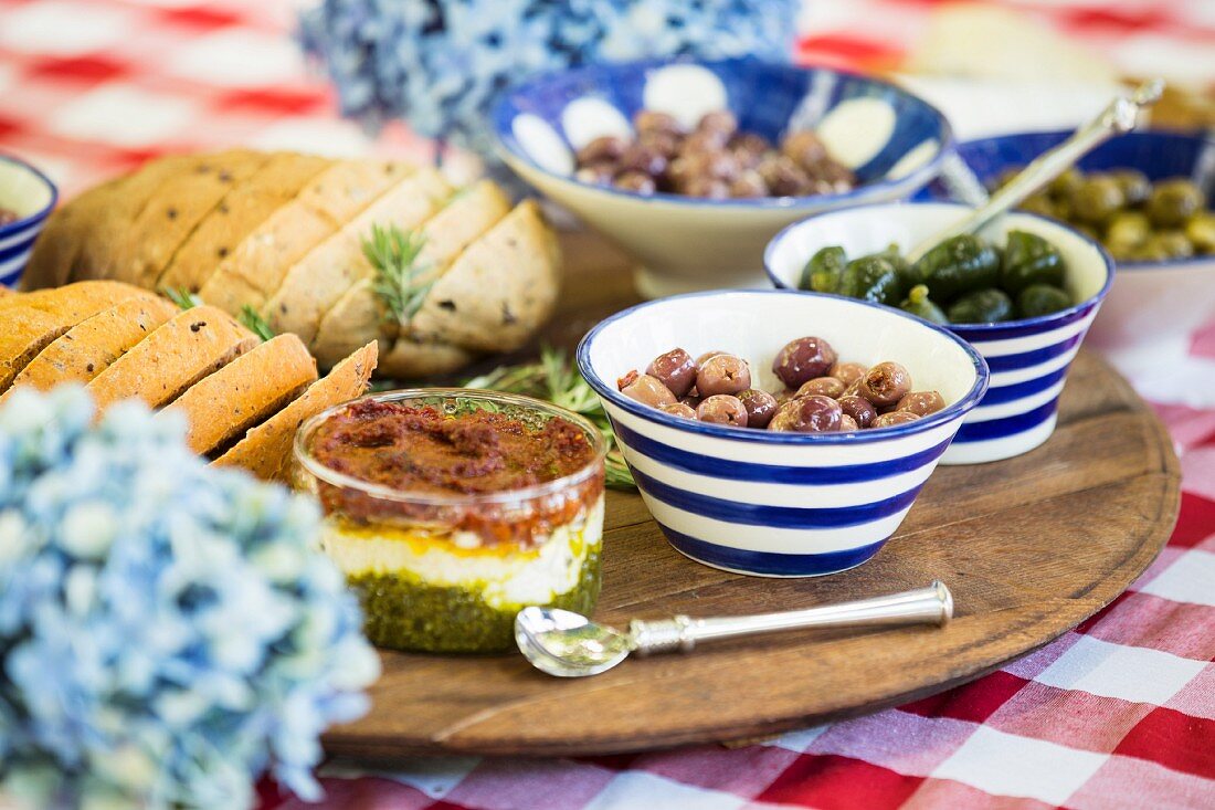 Pesto dip with mascarpone