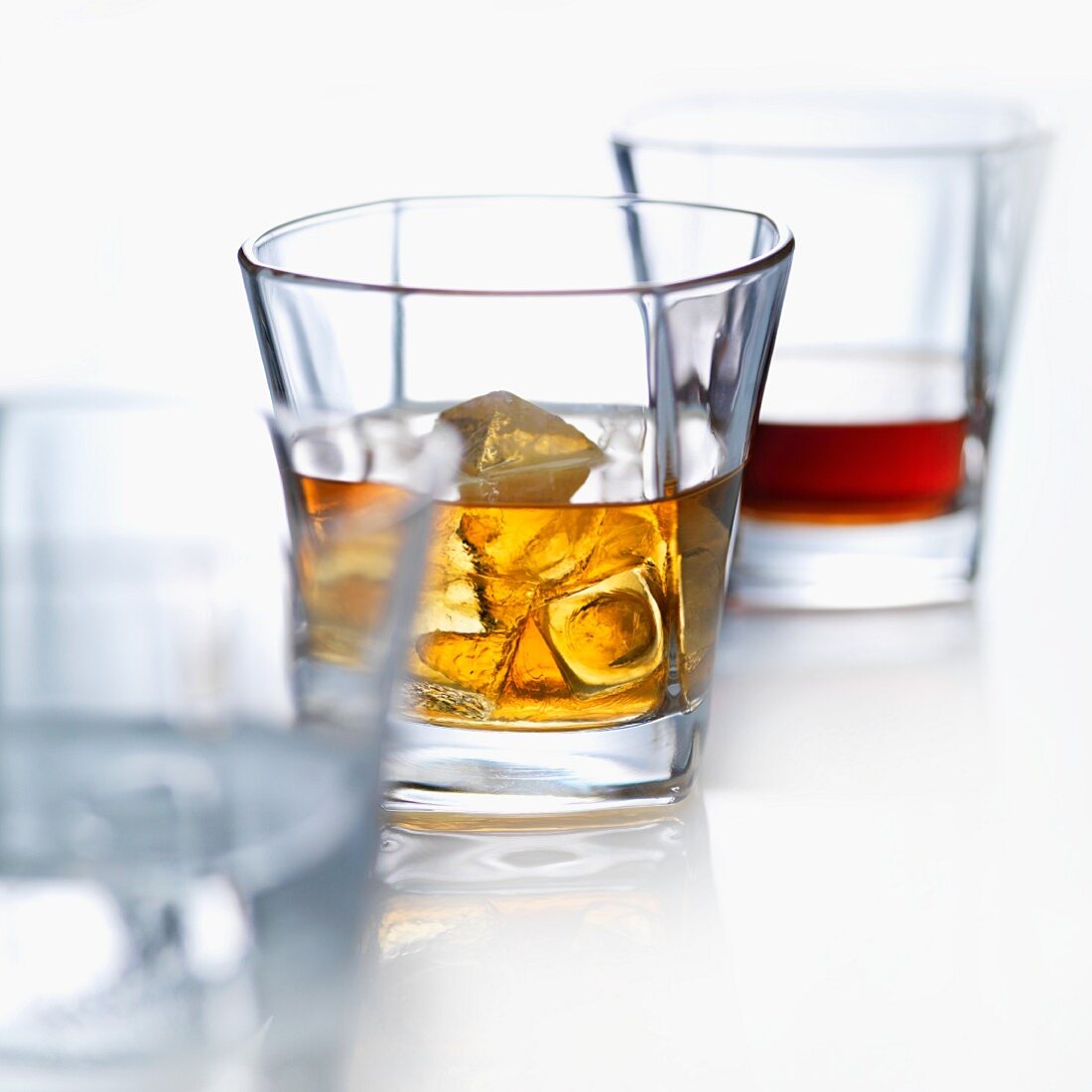 Whiskey On The Rocks mit Eiswürfeln