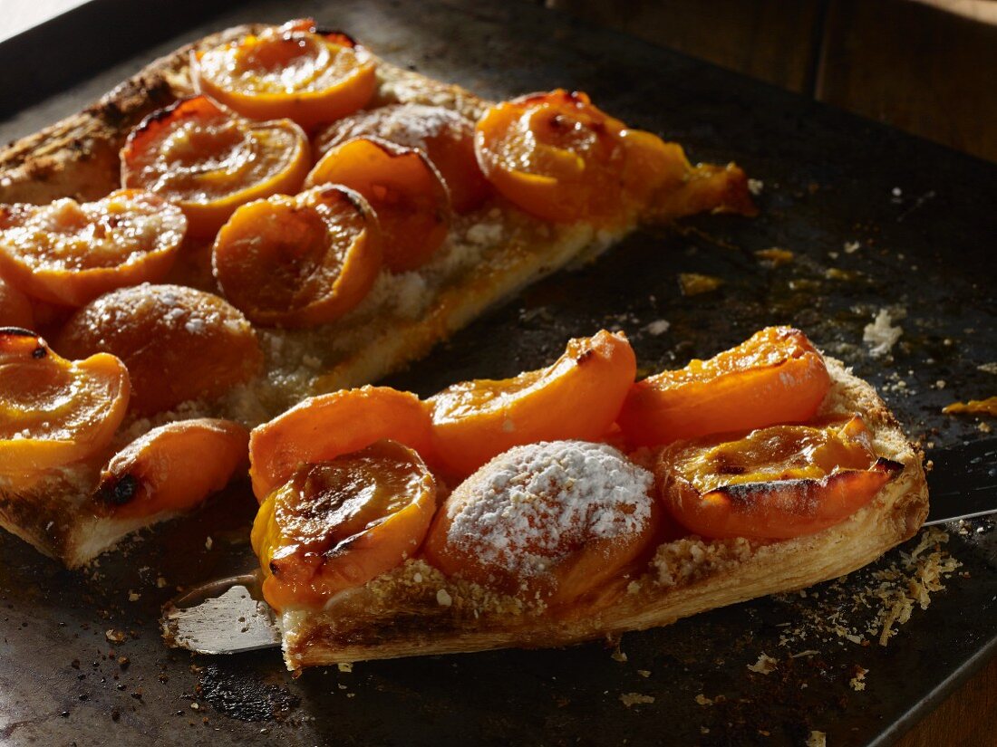Puff pastry tart with almonds and apricots