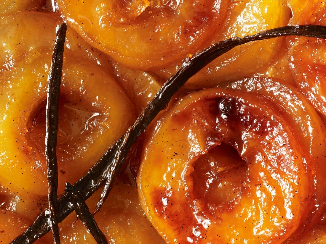 Caramellised apple slices on tarte tatin (close-up)