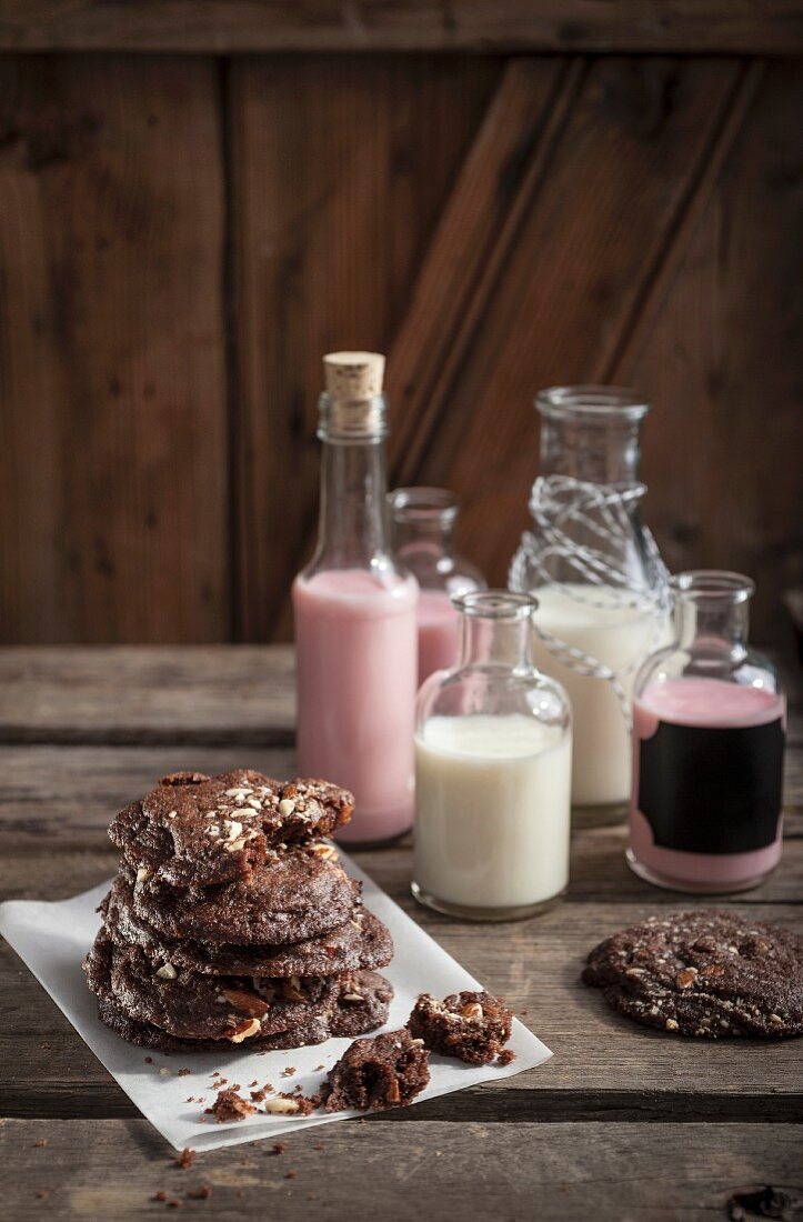 Chocolate and almond cookies with milkshakes