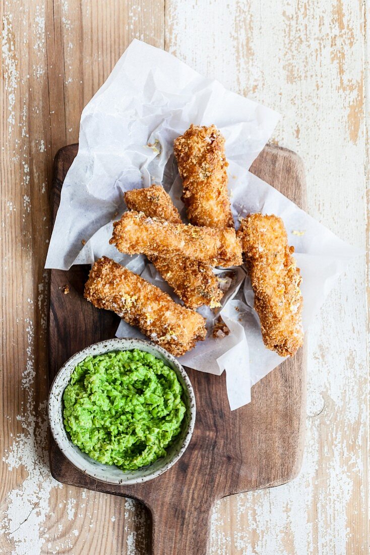 Fish fingers with mushy peas