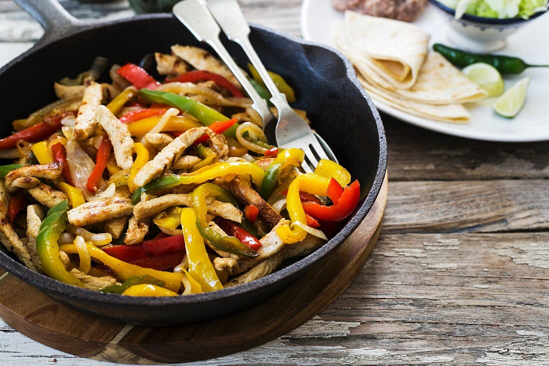 Chicken fajita with peppers