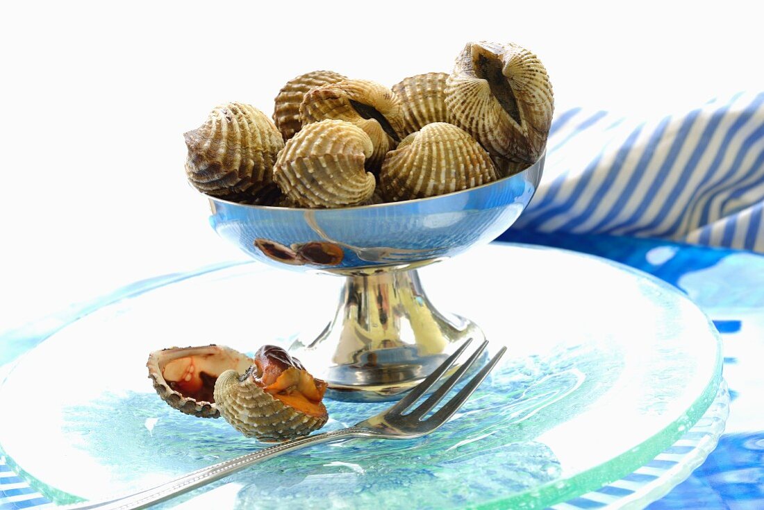 Fresh clams from Thailand in a silver dish