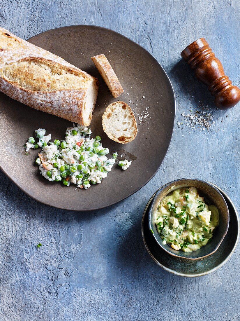 Flusskrebscreme mit Erbsen & Shrimpsaufstrich mit Avocado