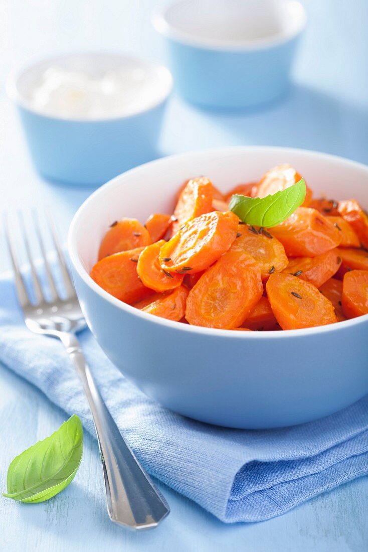 Glazed carrots with basil