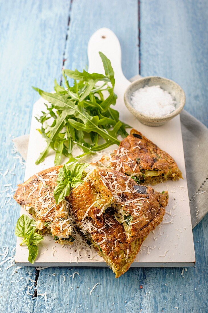 Gemüsefrittata mit geriebenem Parmesan