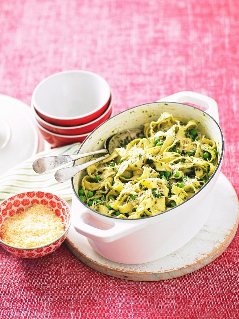 Fettuccini with pesto and Parmesan