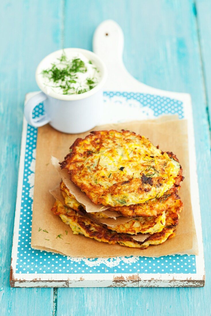 Yellow courgette fritters with dill