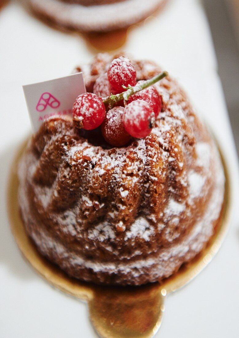 A mini Bundt cake with redcurrants