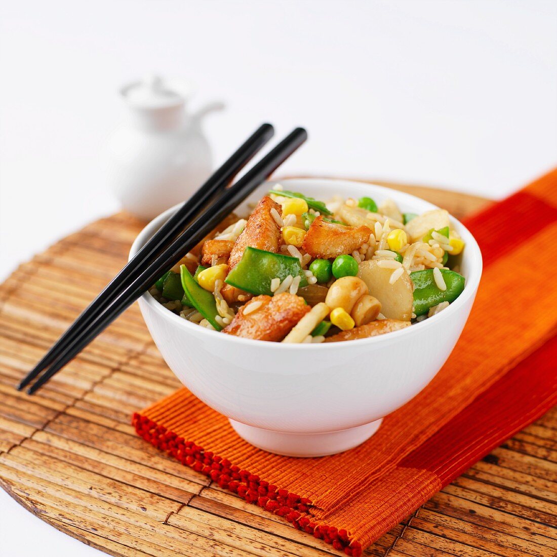 Chicken stir-fry with peas, mushrooms and rice (Asia)