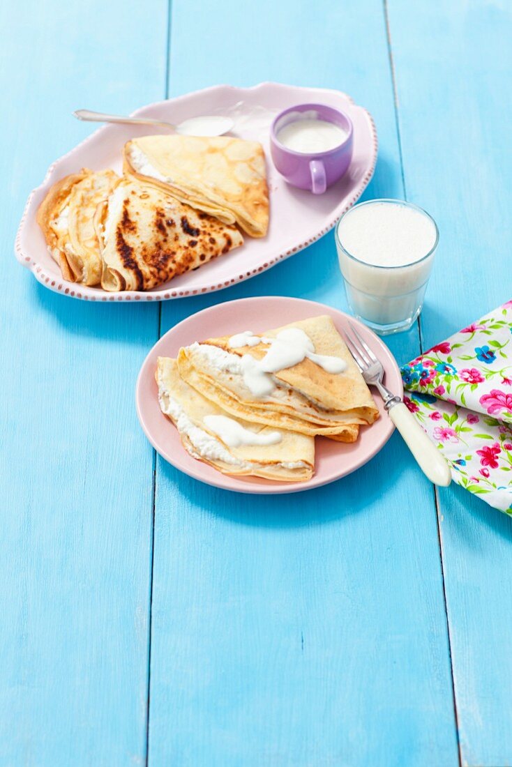 Pfannkuchen mit Vanillequark und Bananenshake