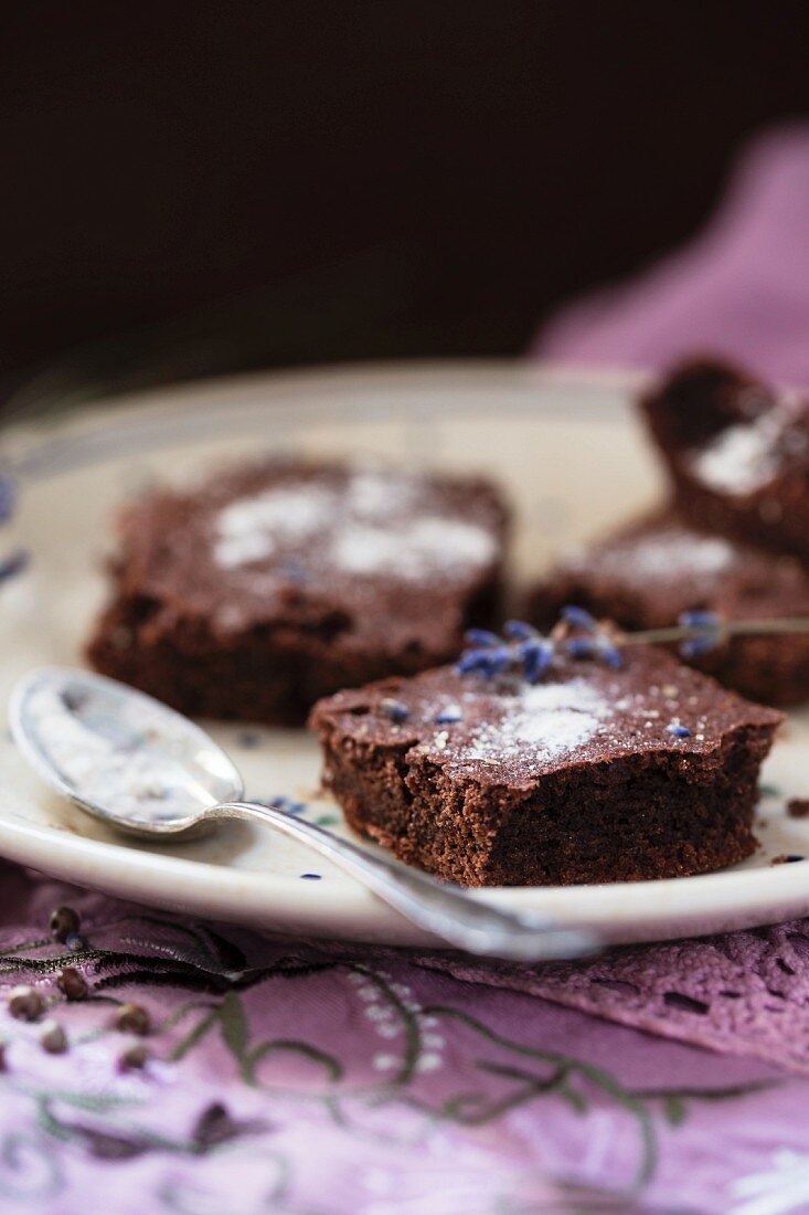 Brownies mit Lavendelblüten und Lavendelzucker