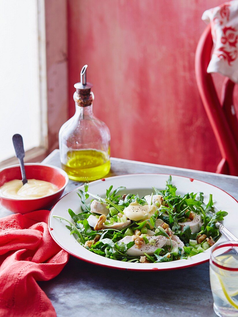 Rocket salad with chicken, walnuts and a mayonnaise dressing