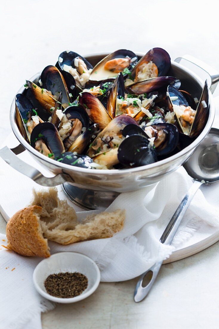 Moules a la mariniere (mussels in white wine, France)