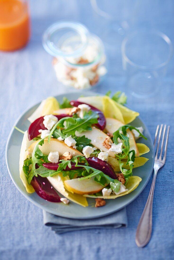 Beetroot salad with pears, feta and rocket