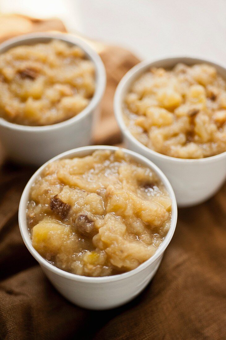 Apple and chestnut sauce with vanilla