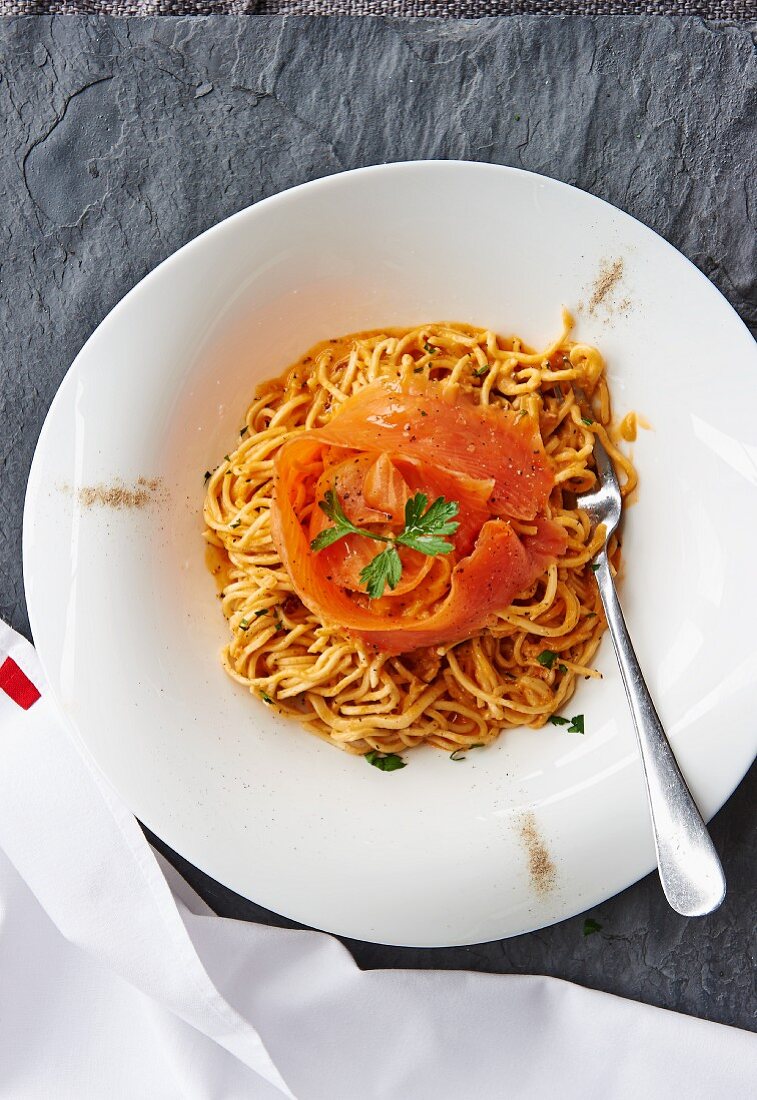 Tagliolini mit Räucherlachs