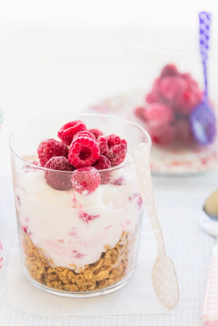 Raspberry parfait with cereals