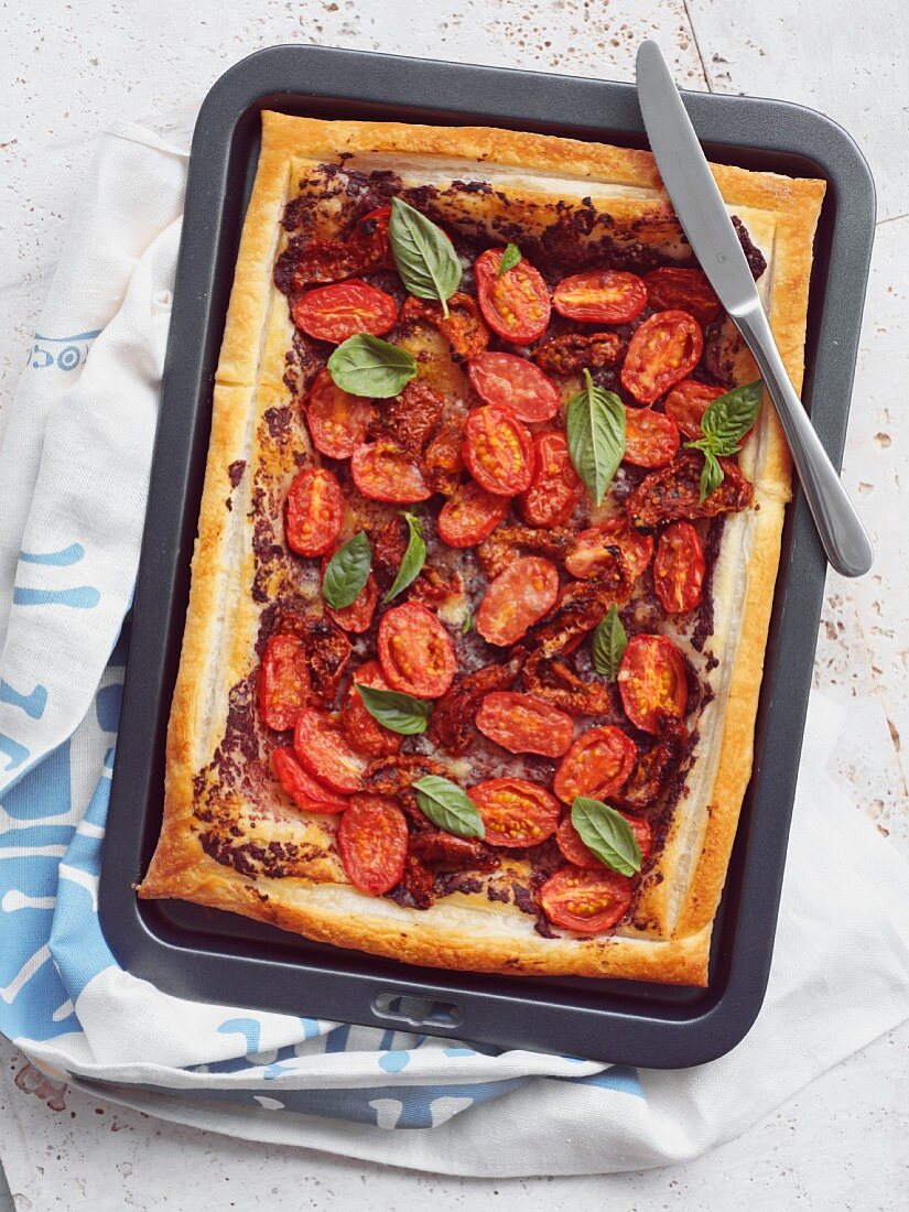 Tomato tart with tapenade