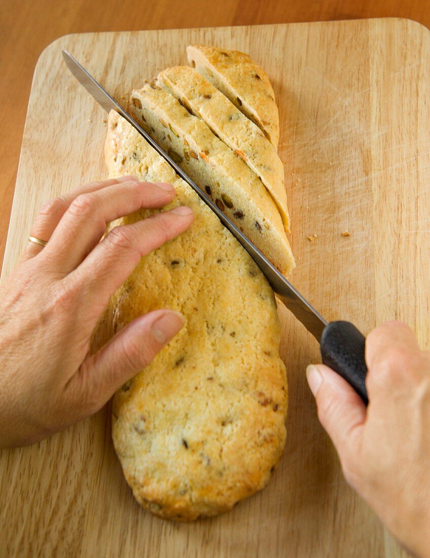 Cantucci being sliced