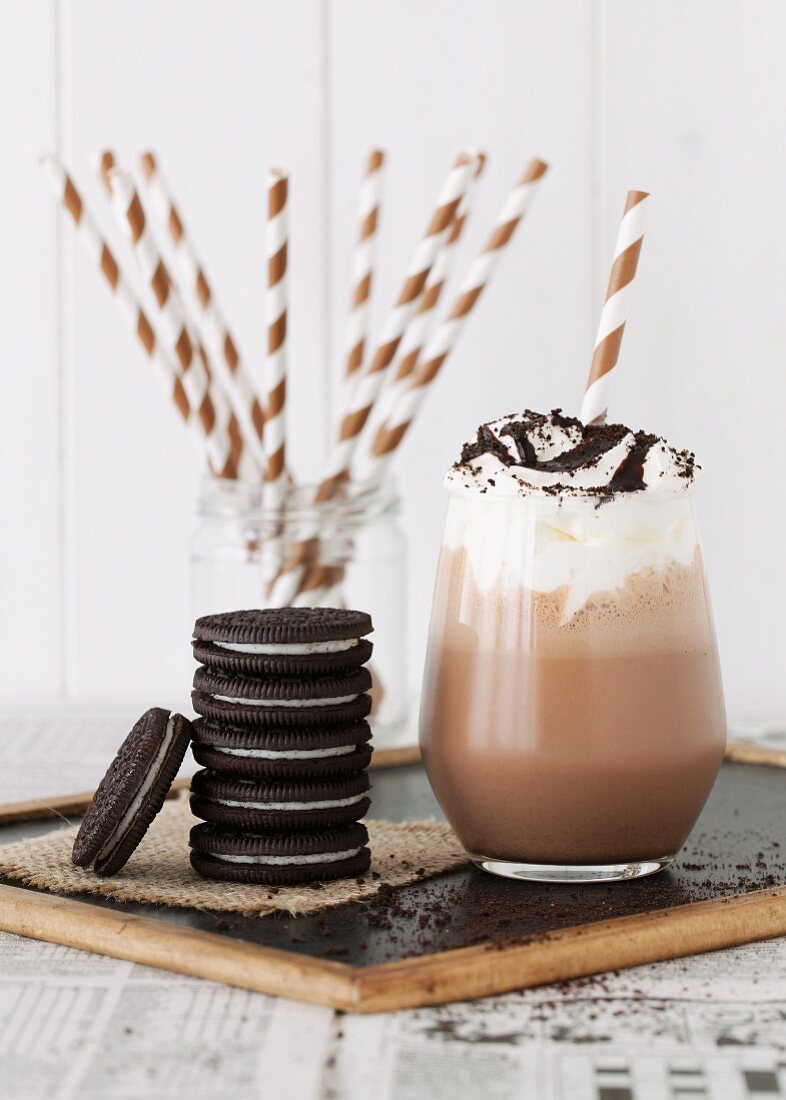 Oreo cookies and a glass of milk chocolate shake (USA)