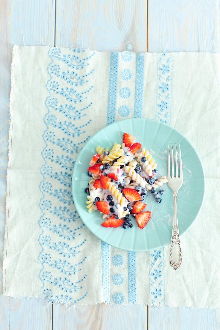 Fusilli with blueberries, strawberries and Greek yoghurt