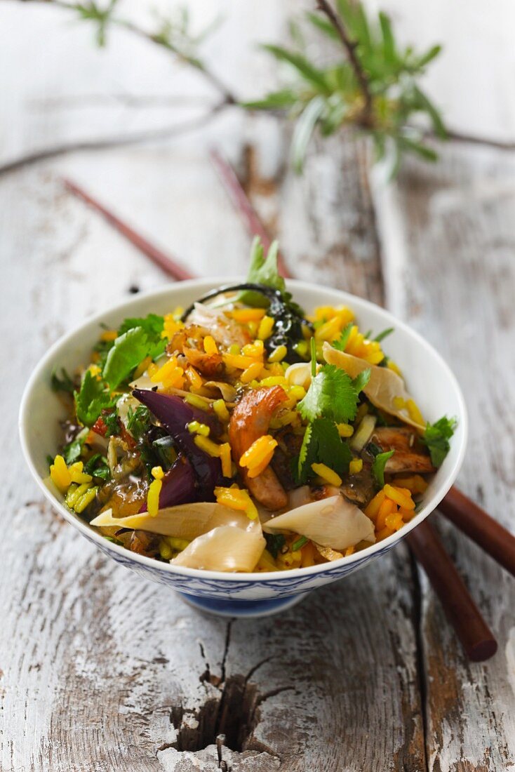 Rice with turmeric and chicken