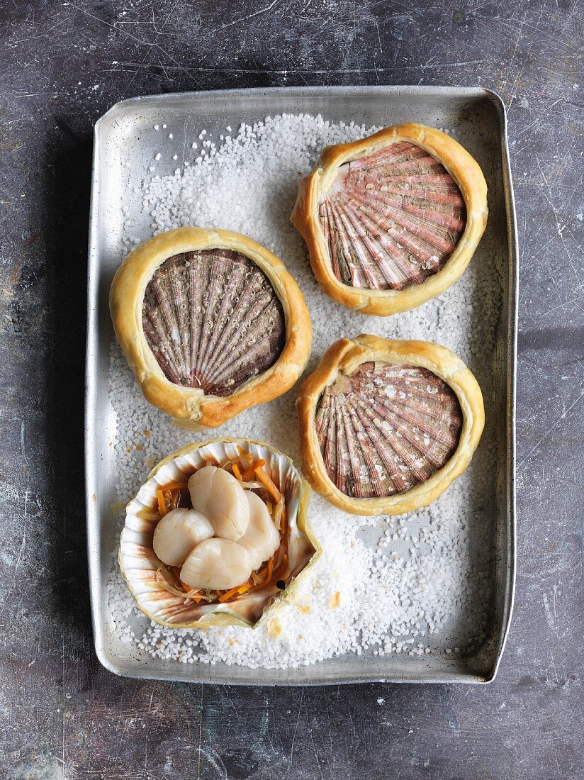 Baked scallops in their shells