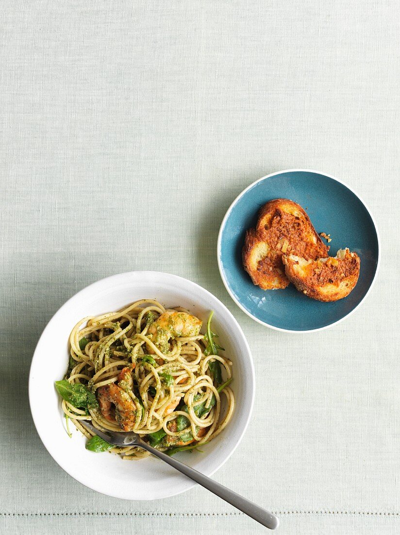 Spaghetti with pesto and prawns