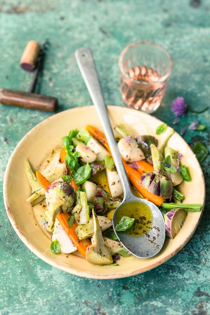 Artichoke salad with turnips and carrots