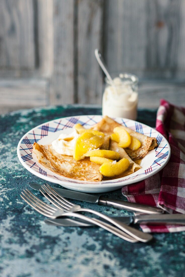 Crepes with apples in salted caramel