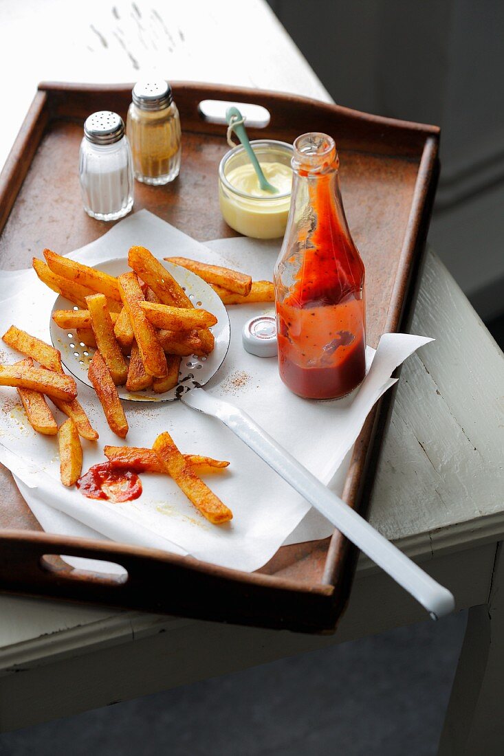 Chips with ketchup and mayonnaise