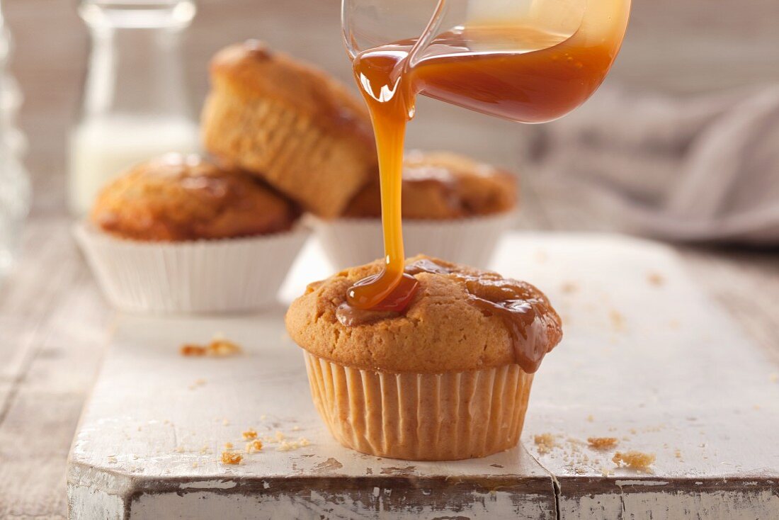 Toffee muffins with caramel sauce