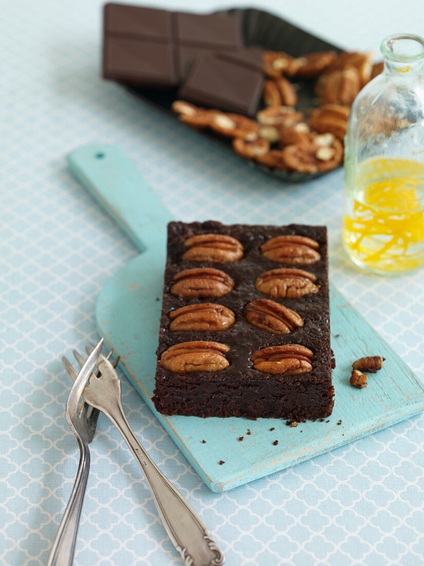 Vegan brownies with pecan nuts