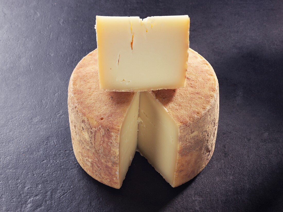 Ossau-Iraty - baskischer Schafsmilchkäse