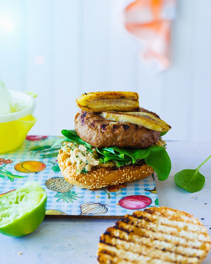 Banana Joe Burger: burger with peanut cream, spinach and banana