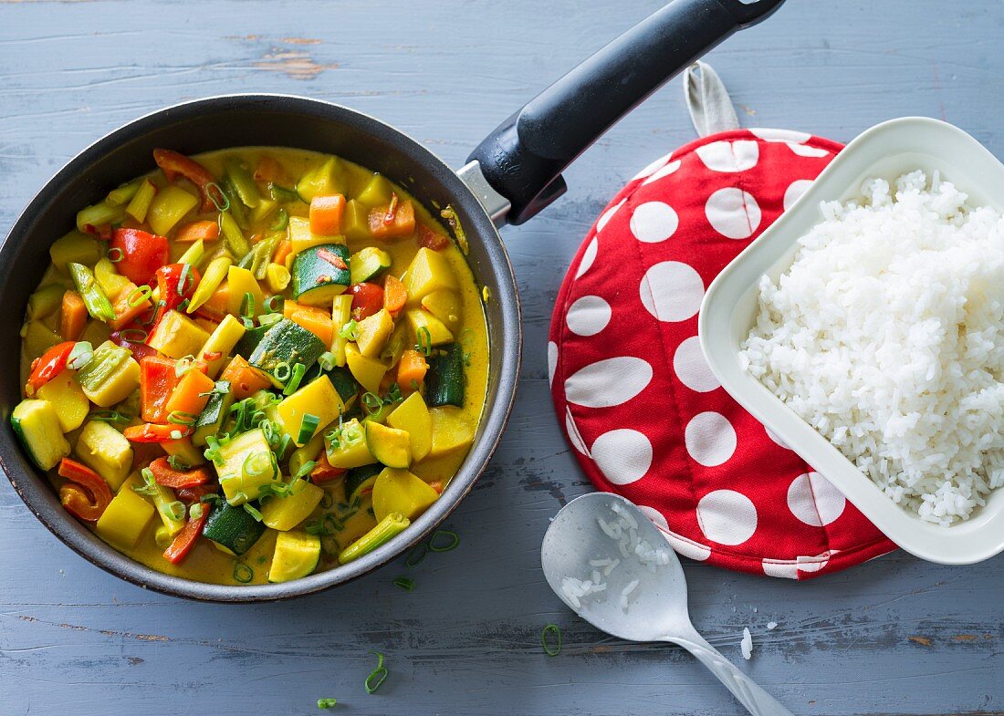 Vegetable curry with jasmine rice