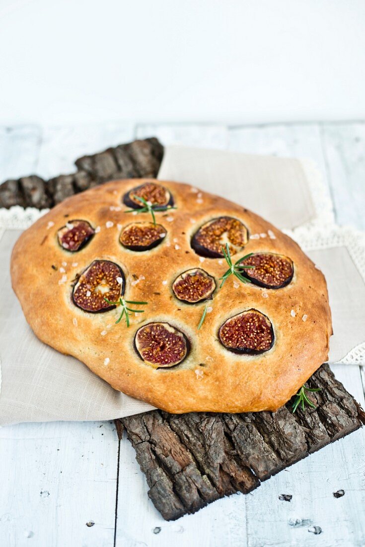 Focaccia mit Feigen und Rosmarin