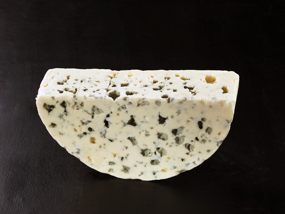 Roquefort (Kuhmilchkäse aus Frankreich)