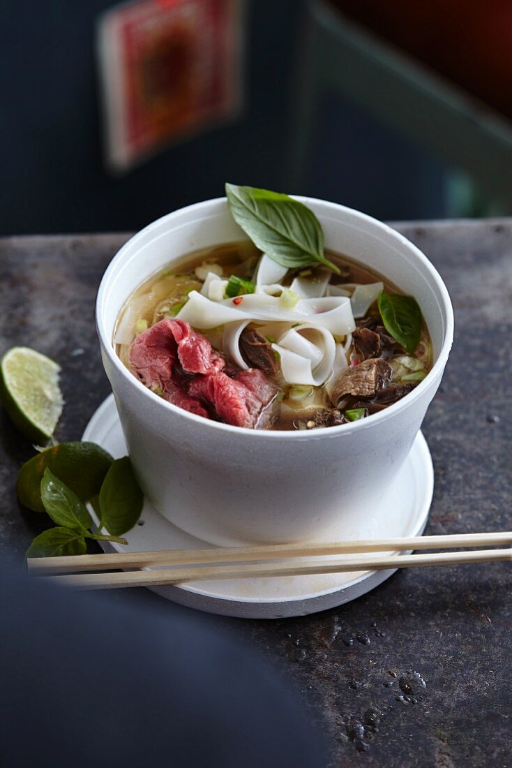 Pho bo (noodle soup with beef, Vietnam)