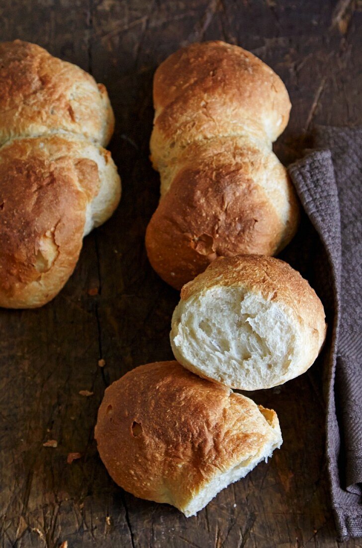 Knauzen (Brötchen aus Dinkelmehl, Schwaben, Deutschladn)